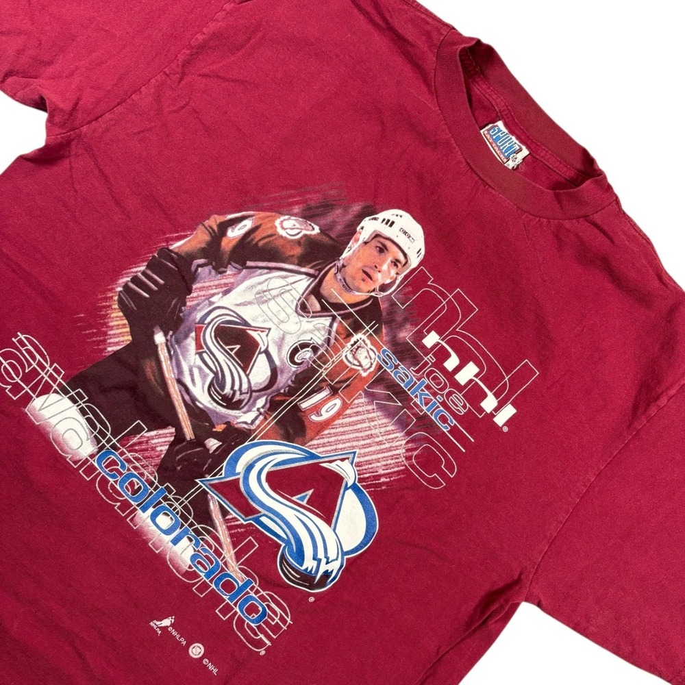 American VTG Joe‎ Sakic Colorado Avalanche T Shirt XL Hockey Burgundy Rare! Av's